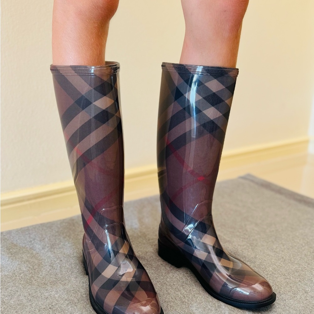 Burberry Coverdale Check Rain Boots in Dark Clove Brown